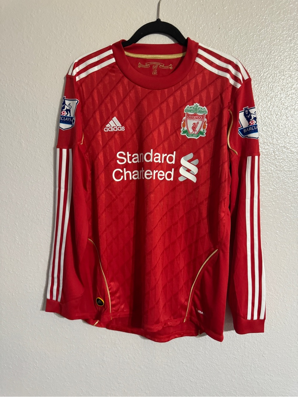 Vintage Liverpool 2011/2012 Luis Suarez EPL home red long sleeve soccer jersey - Picture 2 of 4